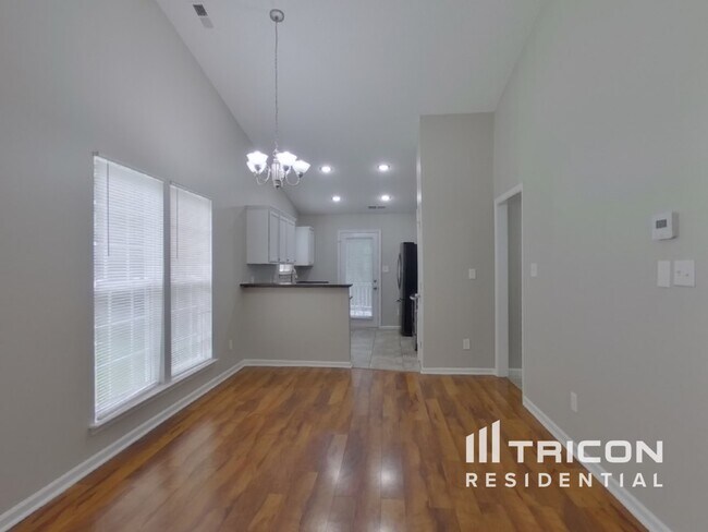 Foto del edificio - 3027 Salmon River Dr