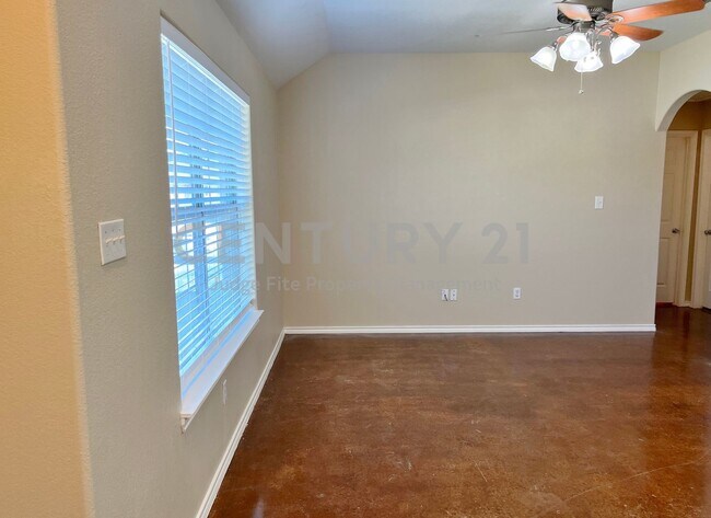 Foto del edificio - 120 Sunburst Ct