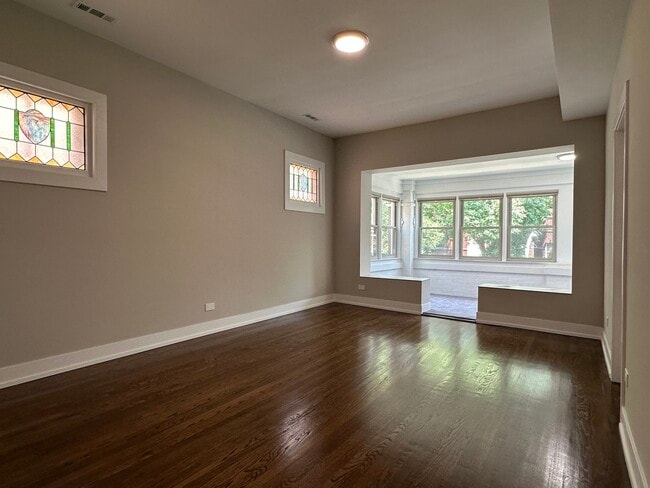 Foto del edificio - 4714 N Talman Ave