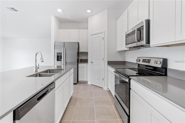 Building Photo - 852 Daring Dr