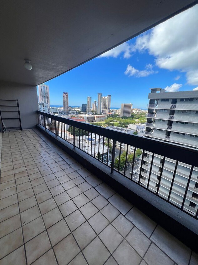 Primary Photo - A/C. Ocean/City view. Covered Lanai. Swimm...