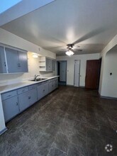 Building Photo - 1417-1419 Shoreland Dr