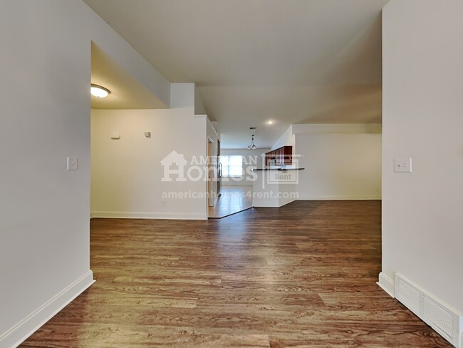 Building Photo - 2961 S Hartland Drive