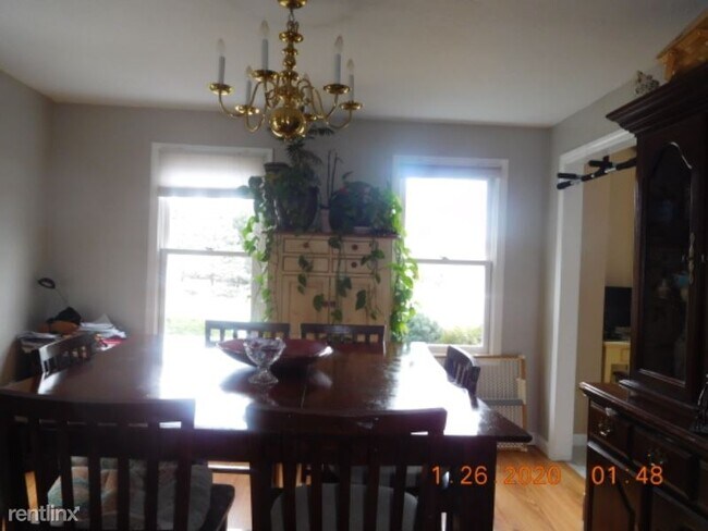 Foto del edificio - 28 Brookside Ave