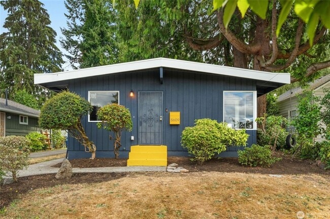 Building Photo - 5609 S Prentice St