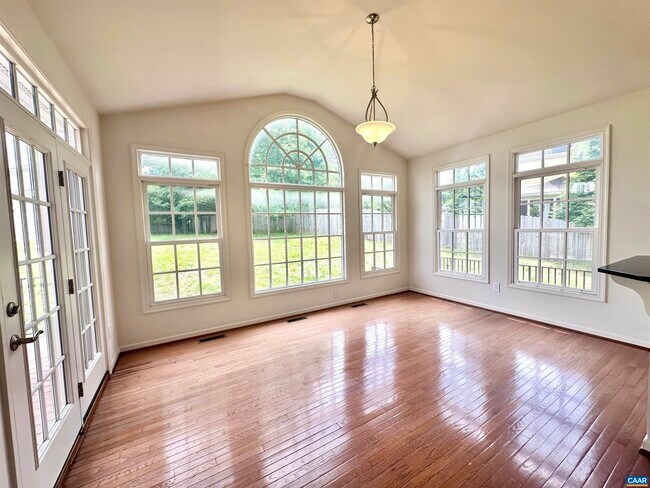 Foto del edificio - 252 Millstream Dr