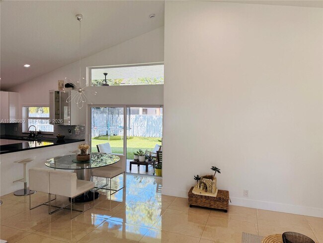 Foto del edificio - 646 Stanton Dr