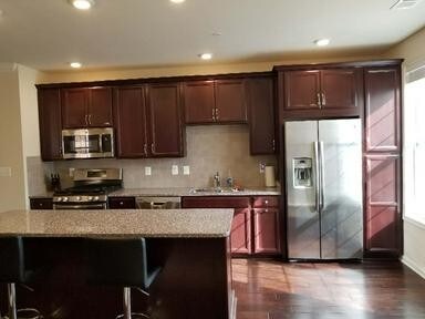 Beautiful open kitchen - 23297 Southdown Manor Terrace