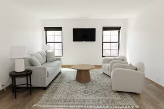 Building Photo - 700 Liberty St