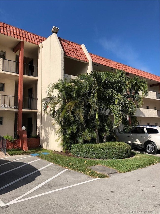 820 S Hollybrook Dr Unit 303, Pembroke Pines, FL 33025 Condo for Rent