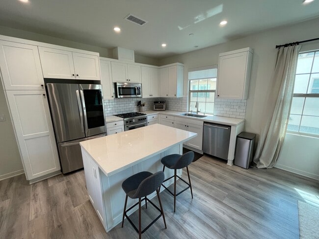 Building Photo - 152 Elkhorn
