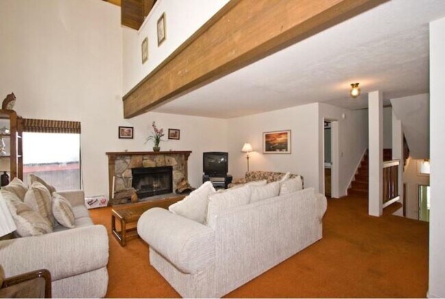 Building Photo - Seasonal Furnished rental