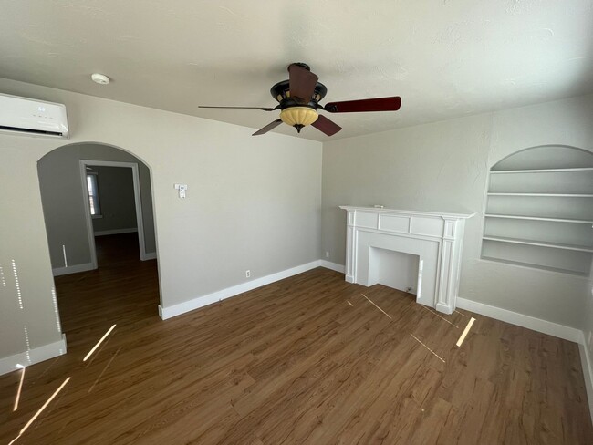 Foto del edificio - Spacious 1 bed 1 bath, ALL BRAND NEW , cut...