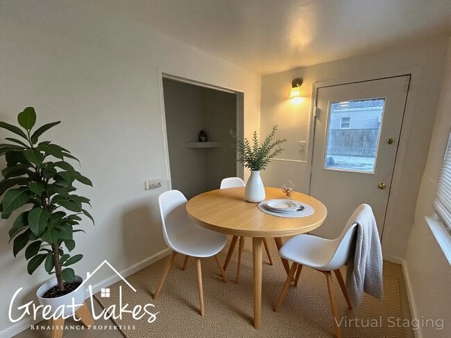 Building Photo - Lovely 2 Bedroom 1 Bathroom now available for rent