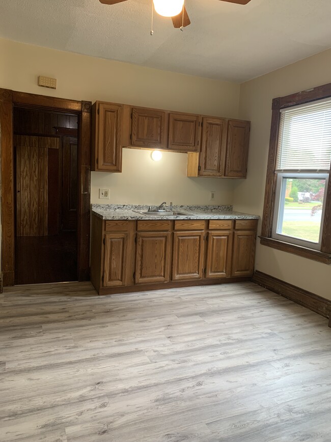 Foto del edificio - 1038 Blue Hills Ave