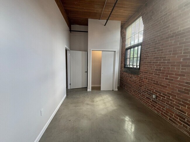 Foto del edificio - 88 Gerrish Ave