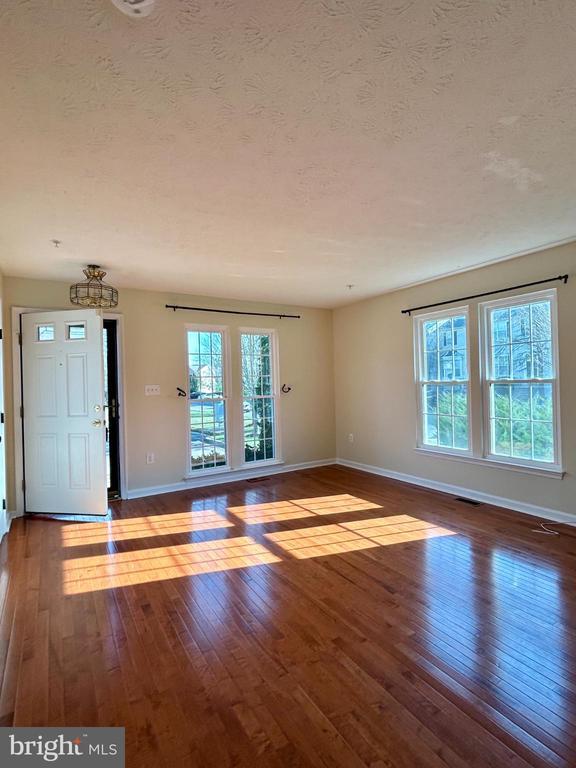 Building Photo - 1703 Bluffs Island Ct