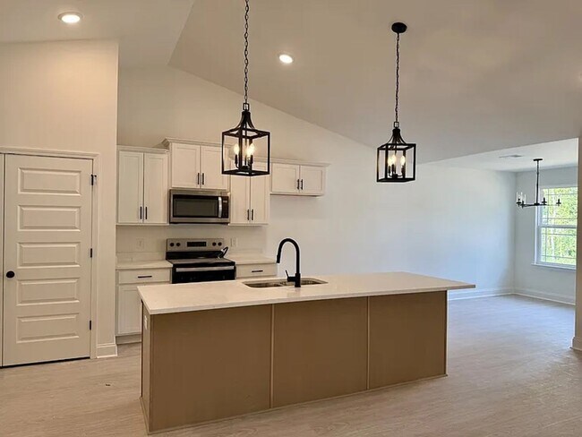 Foto del edificio - 3 BEDROOM NEW CONSTRUCTION HOME