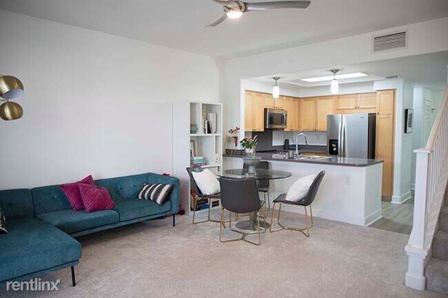 Building Photo - 2 br, 2.5 bath Townhome - 921504 Aliinui Dr