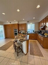 Building Photo - 17 Pastora