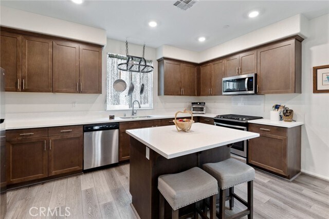 Foto del edificio - 7447 Starfire Pl