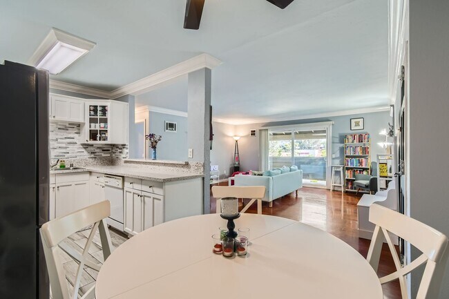 Foto del edificio - Spacious 3BR in Chula Vista – Renovated Ki...
