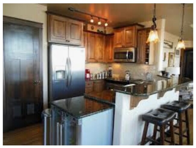 Kitchen - 503 1st Ave N