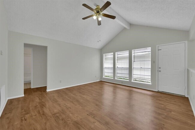 Foto del edificio - 23522 Pebworth Pl