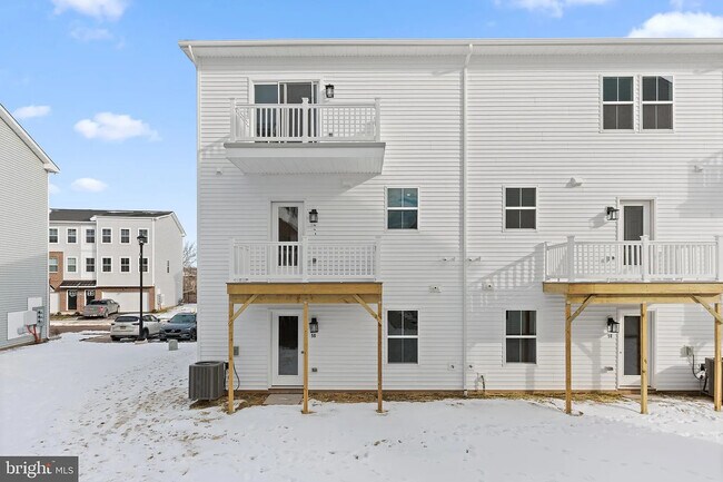 Building Photo - 84 Continental Wy