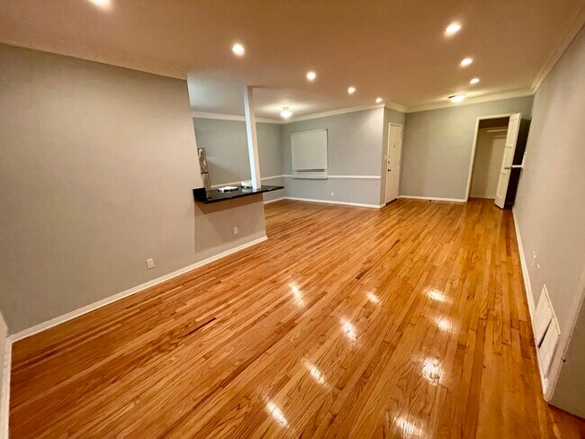 Foto del edificio - 1270 Havenhurst Dr