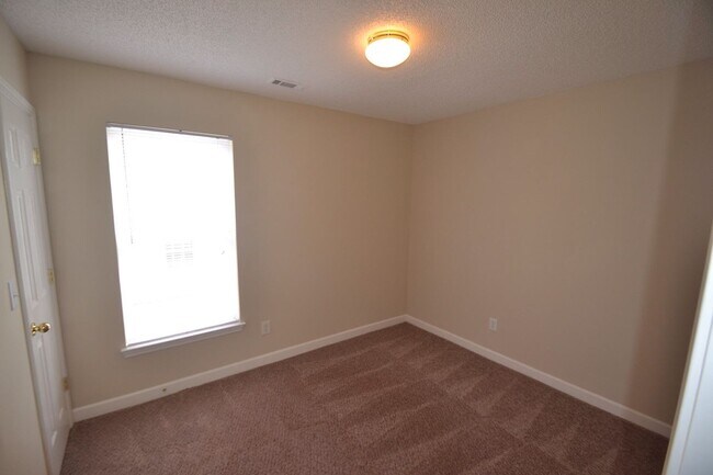 Building Photo - 847 Anchor Way NE