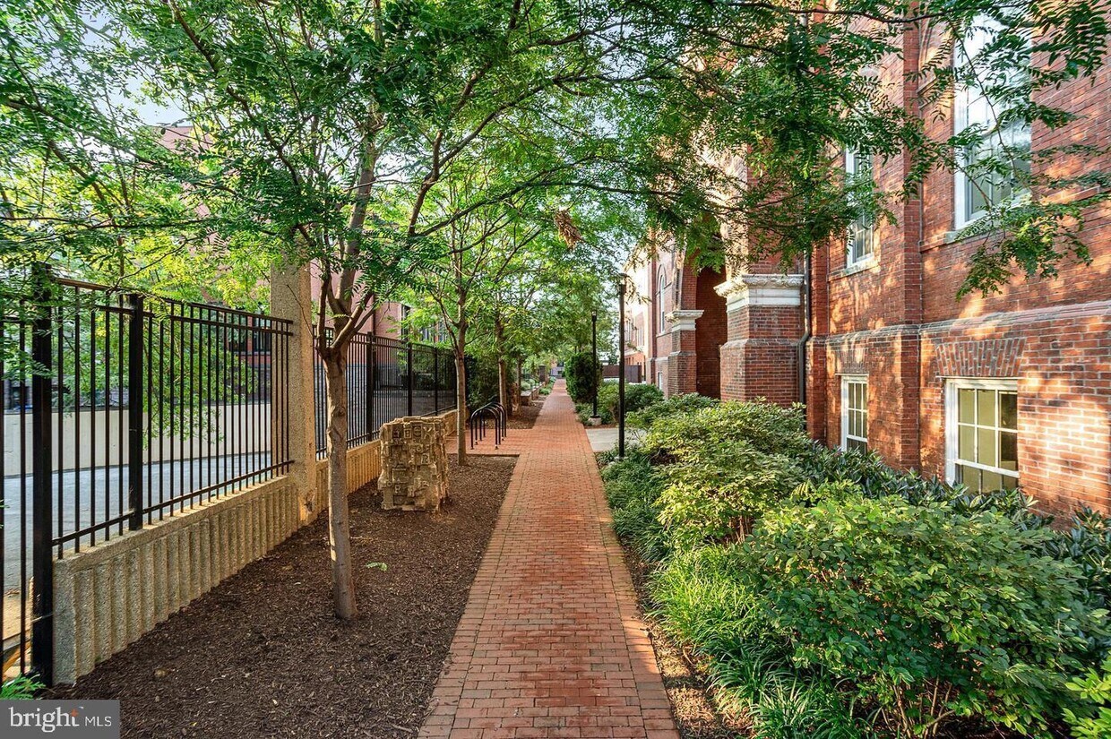 1324 E St SE Unit 111, Washington, DC 20003 Room for Rent in