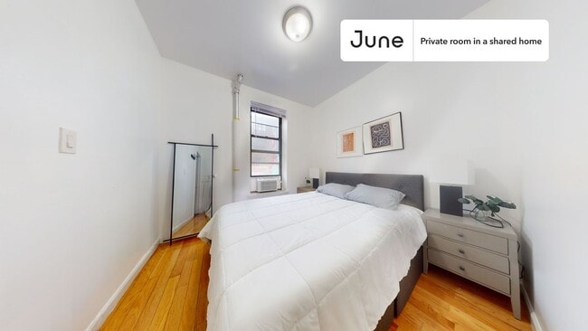 Building Photo - Room in Shared 3 bed/1 bath home in Chinatown
