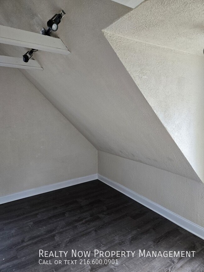 Foto del edificio - 2086 W 81st St