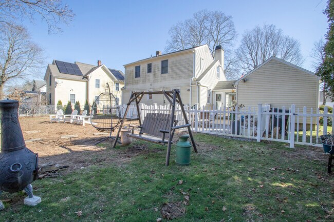 Building Photo - 41 Coulter St