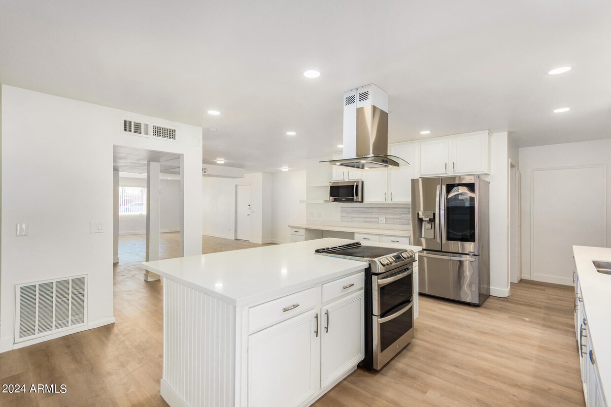 Foto principal - 936 W Rio Salado Pkwy