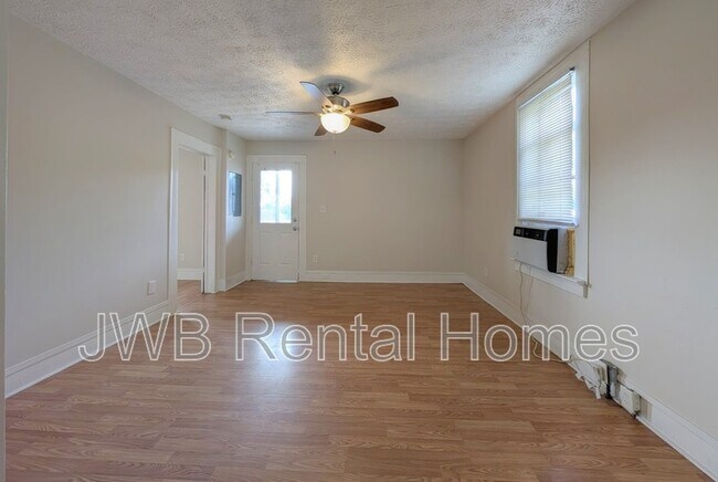 Foto del edificio - 1213 W Duval St