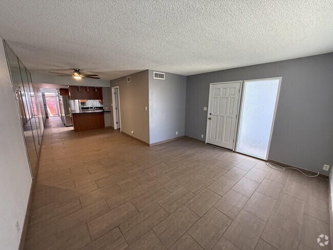 Building Photo - 6814 N 35th Ave