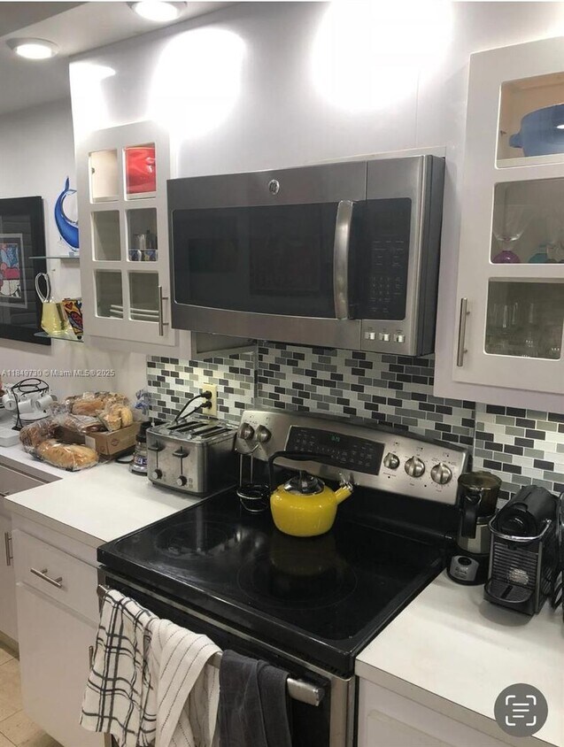 Foto principal - 900 NE 195th St