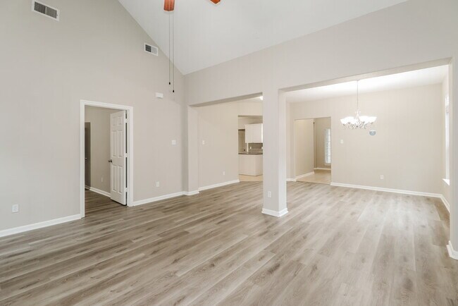 Foto del edificio - 999 Arbor Way