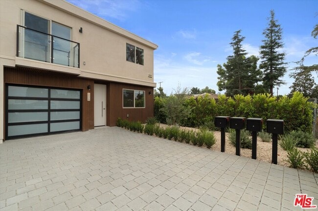 Foto del edificio - 5530 1/2 Sunnyslope Ave