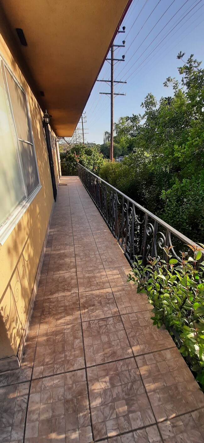 Foto del edificio - 4650 Ellenwood Dr