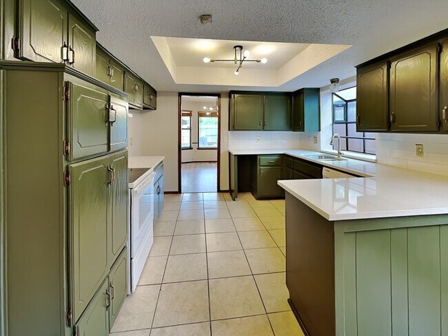 Building Photo - 2200 Sandy Creek Trail