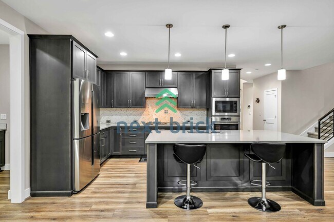 Building Photo - Stunning 4-Bedroom, 3-Bathroom East-Facing Cul-De-Sac Home in Laterra Estates