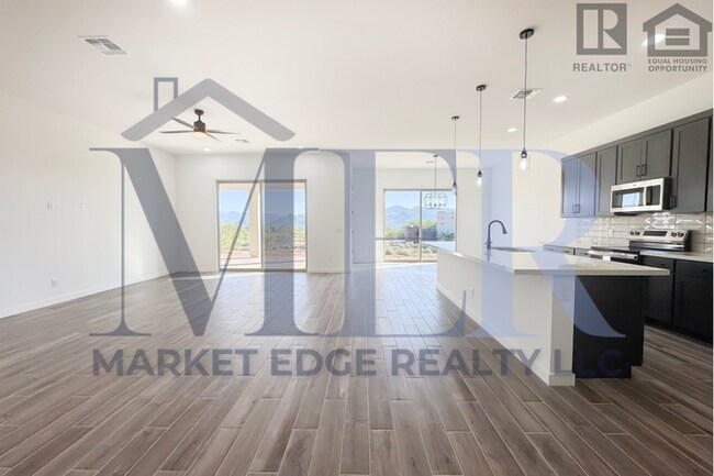 Foto del edificio - 4Bed/2.5Bath Home in Rio Verde w/ Amazing Desert Views + 4 Car Garage! $3750 Move-In Special!