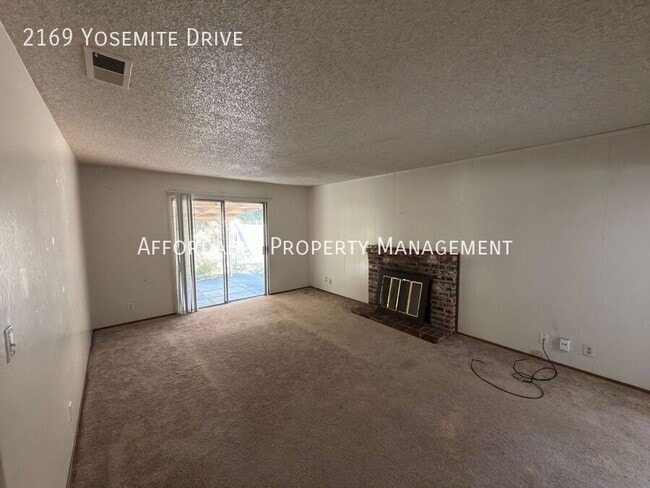 Building Photo - 2169 Yosemite Dr