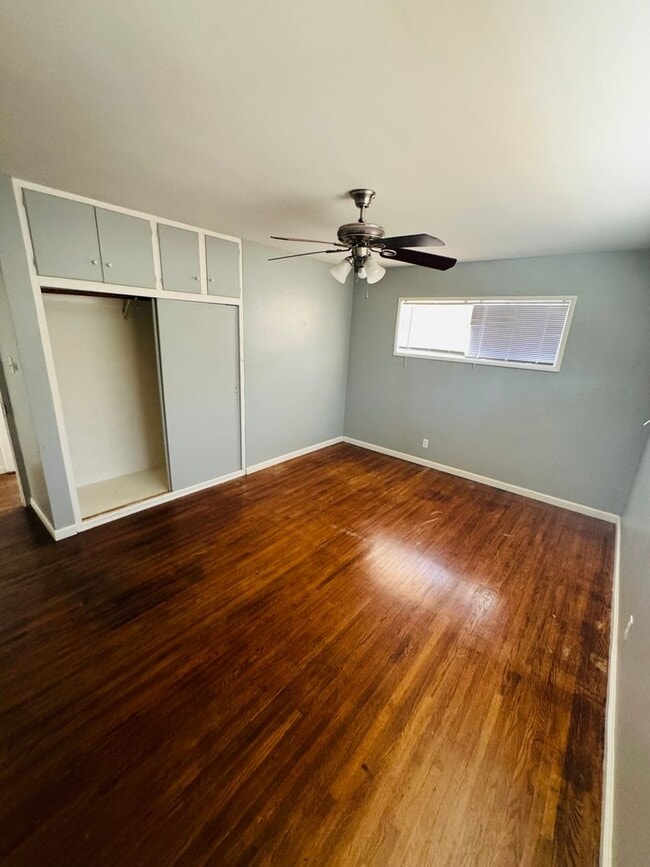 Building Photo - Charming property in Bakersfield – Minutes...