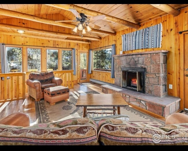 Building Photo - Charming 2BR House in Estes Park, Walk Dow...