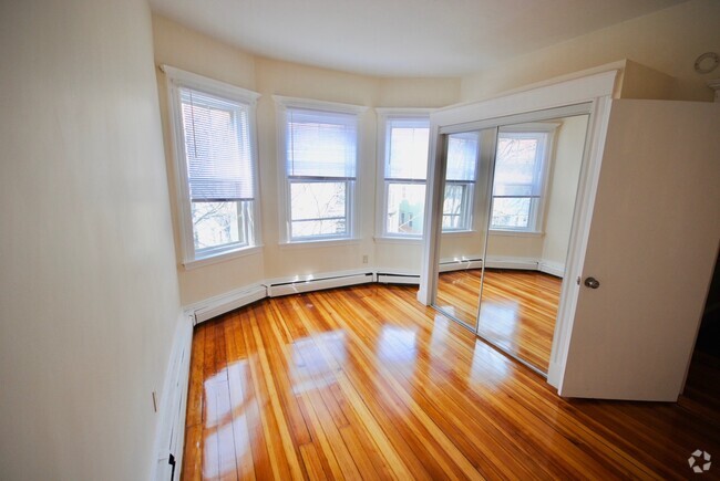 Building Photo - 119 Lexington St