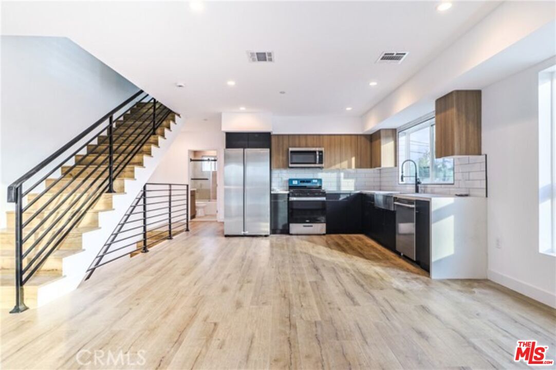 Foto principal - 10810 Hesby St